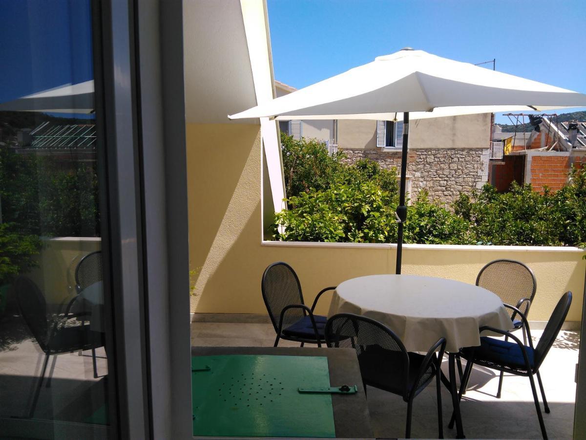 Hotel Lemon House Vis Esterno foto
